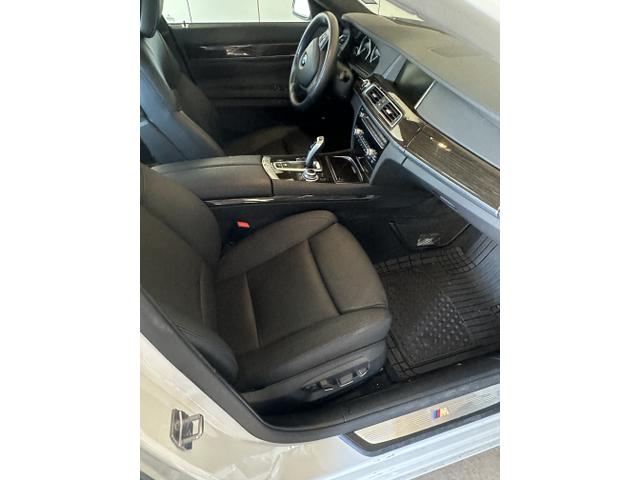 Photo of 2013 White BMW 740