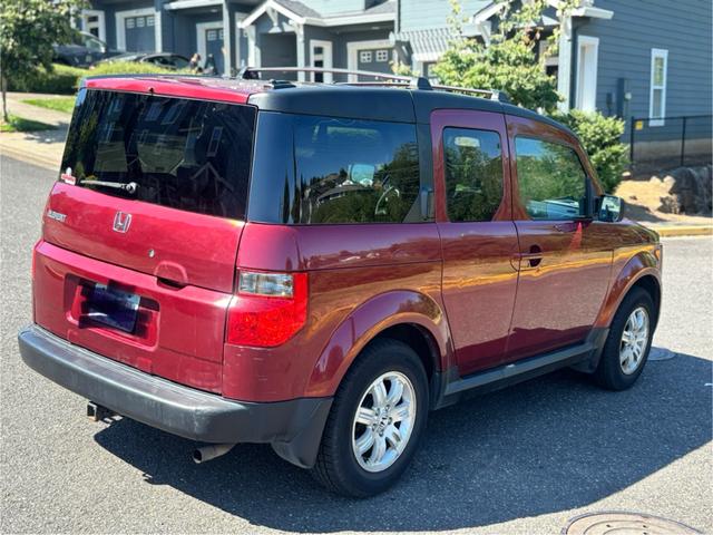 Photo of 2006 Red Honda Element