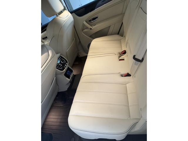 Photo of 2019 Blue Bentley Bentayga