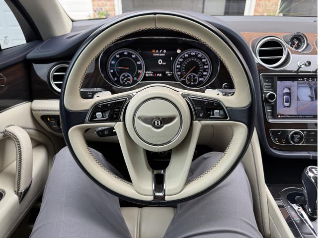 Photo of 2019 Blue Bentley Bentayga