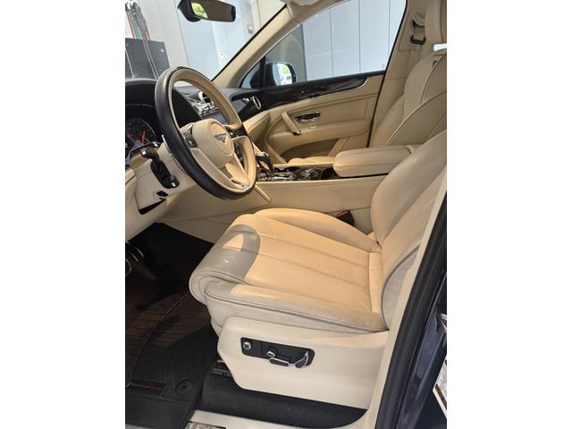 Photo of 2019 Blue Bentley Bentayga