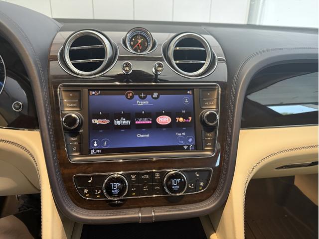 Photo of 2019 Blue Bentley Bentayga