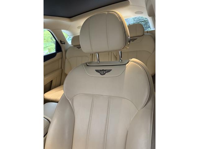 Photo of 2019 Blue Bentley Bentayga