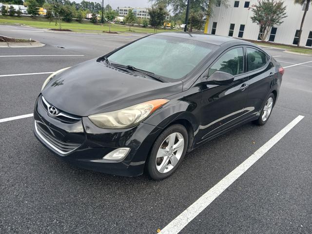 Photo of 2013 Black Hyundai ELANTRA