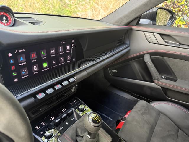Photo of 2022 Gray Porsche 911