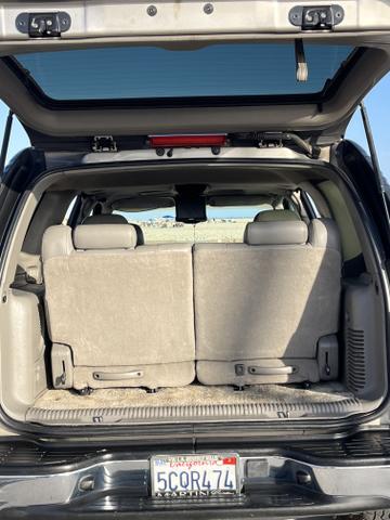 Photo of 2003 Gray GMC Yukon