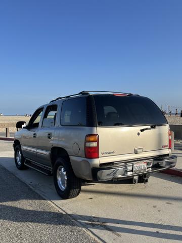 Photo of 2003 Gray GMC Yukon