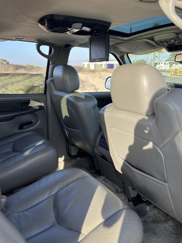 Photo of 2003 Gray GMC Yukon