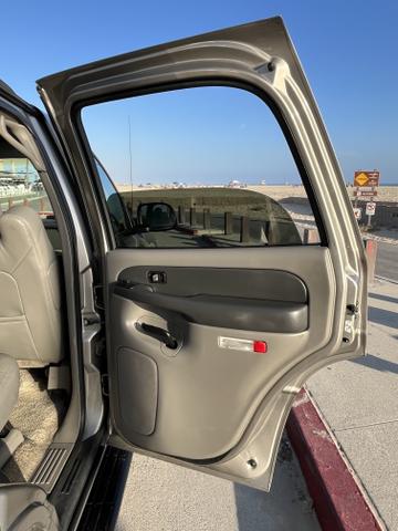 Photo of 2003 Gray GMC Yukon