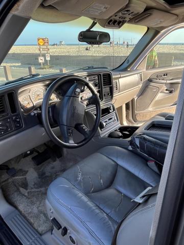 Photo of 2003 Gray GMC Yukon