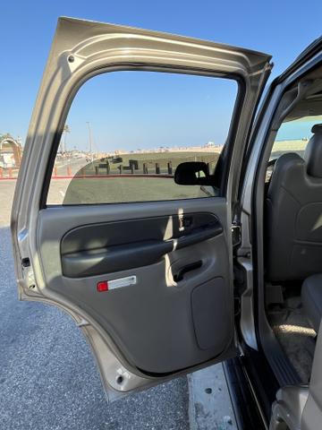 Photo of 2003 Gray GMC Yukon