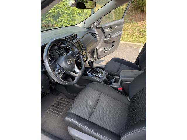 Photo of 2018 Silver Nissan Rogue