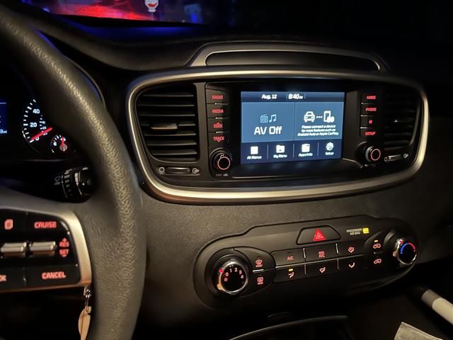Photo of 2020 Silver Kia Sorento