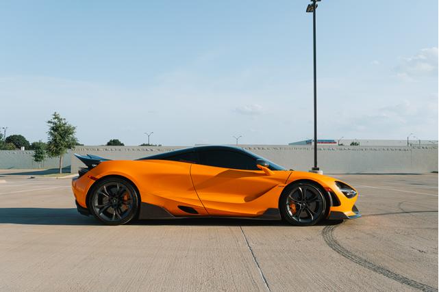 Photo of 2019 Orange McLaren 720S
