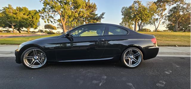Photo of 2011 Black BMW 335