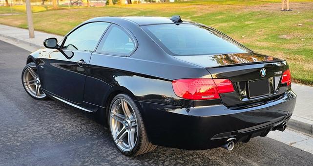 Photo of 2011 Black BMW 335