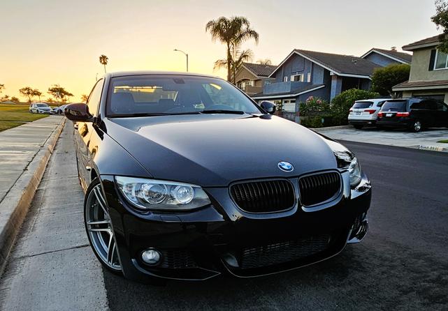 Photo of 2011 Black BMW 335
