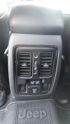 Photo of 2019 Black Jeep Grand Cherokee