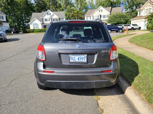 Photo of 2010 Gray Suzuki SX4