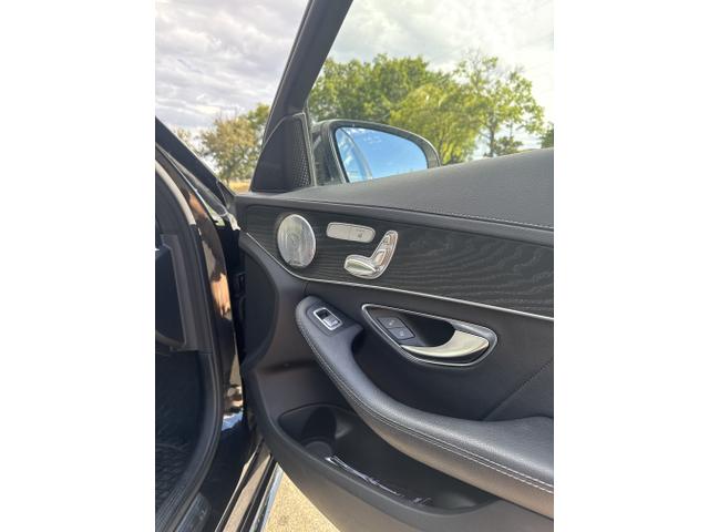 Photo of 2016 Black Mercedes-Benz C-Class