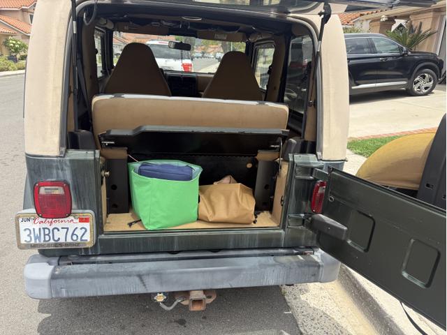 Photo of 1997 Green Jeep Wrangler