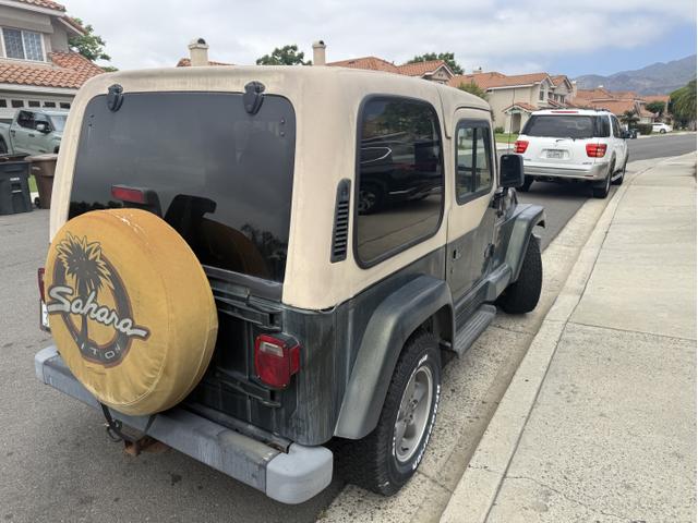 Photo of 1997 Green Jeep Wrangler