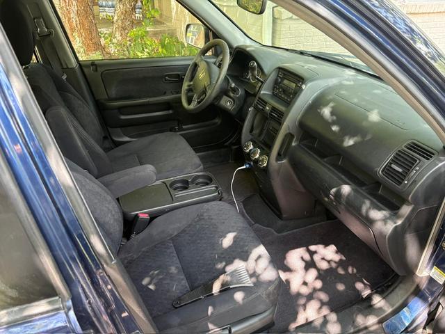 Photo of 2005 Blue Honda CR-V