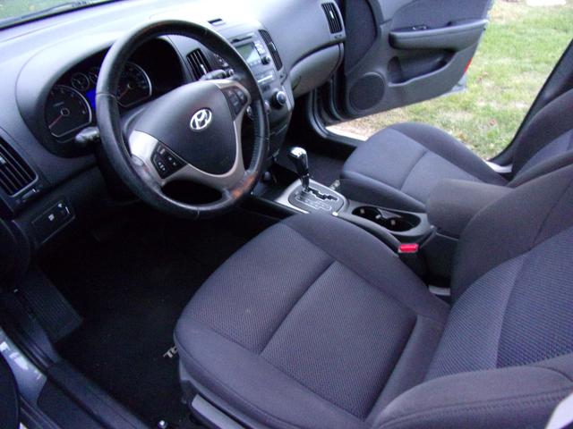Photo of 2010 Gray Hyundai Elantra Touring