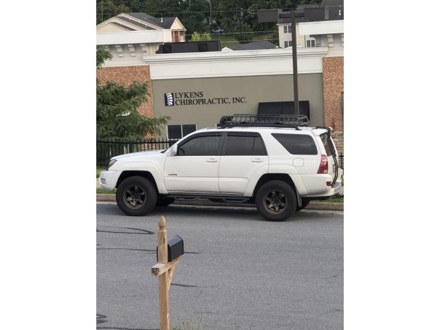 Photo of 2004 White Toyota 4Runner