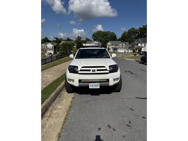 Photo of 2004 White Toyota 4Runner