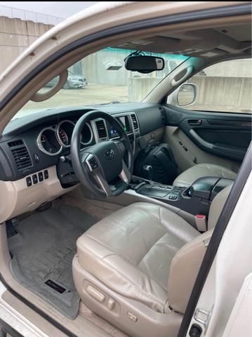 Photo of 2004 White Toyota 4Runner