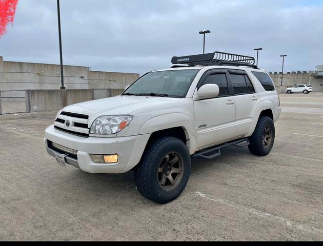Photo of 2004 White Toyota 4Runner