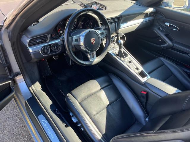 Photo of 2012 Silver Porsche 911
