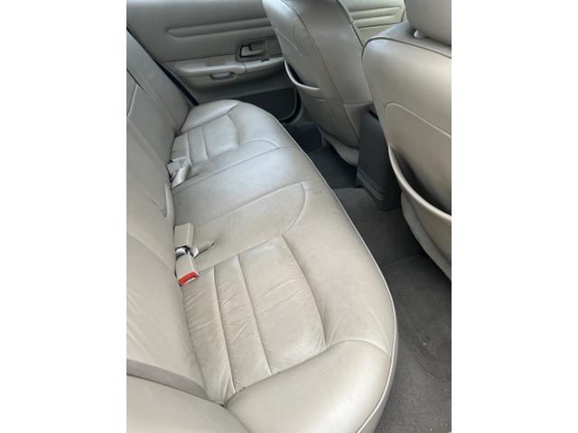Photo of 2002 Green Ford Crown Victoria
