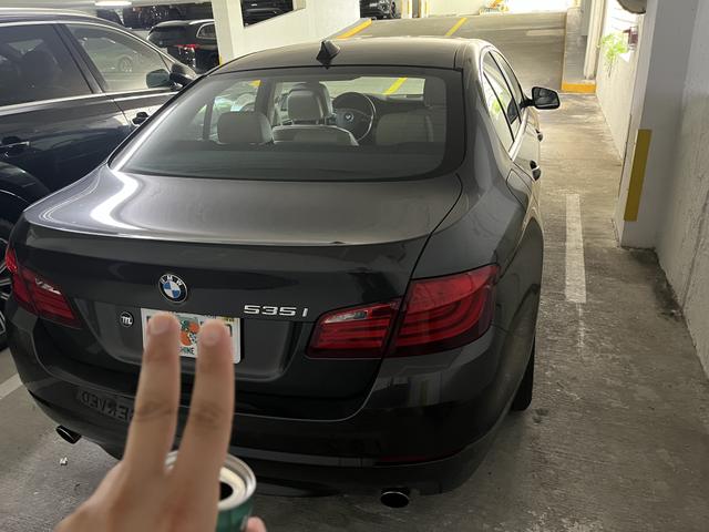 Photo of 2011 Beige BMW 535