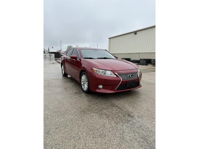 Photo of 2014 Red Lexus ES 350