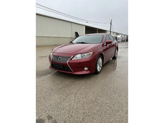 Photo of 2014 Red Lexus ES 350