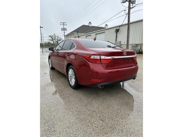 Photo of 2014 Red Lexus ES 350