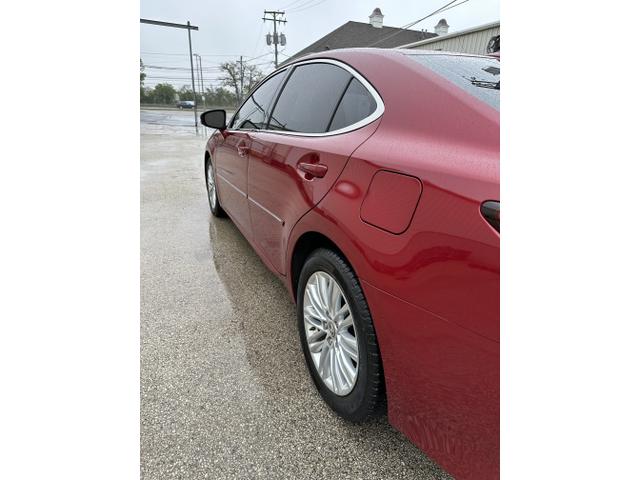 Photo of 2014 Red Lexus ES 350