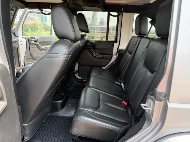 Photo of 2015 Silver Jeep Wrangler Unlimited