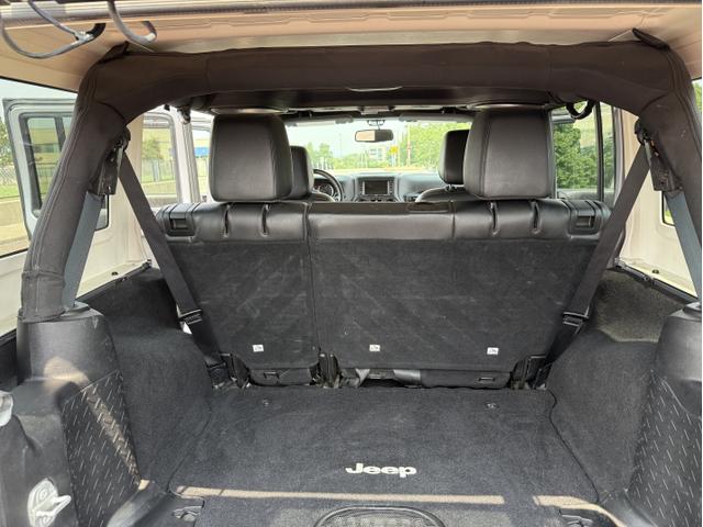 Photo of 2015 Silver Jeep Wrangler Unlimited