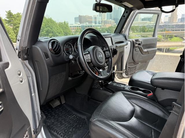 Photo of 2015 Silver Jeep Wrangler Unlimited