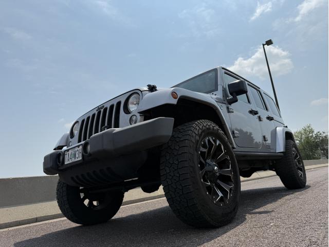Photo of 2015 Silver Jeep Wrangler Unlimited