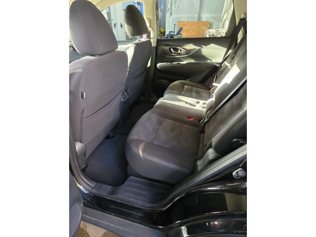 Photo of 2016 Black Nissan Rogue