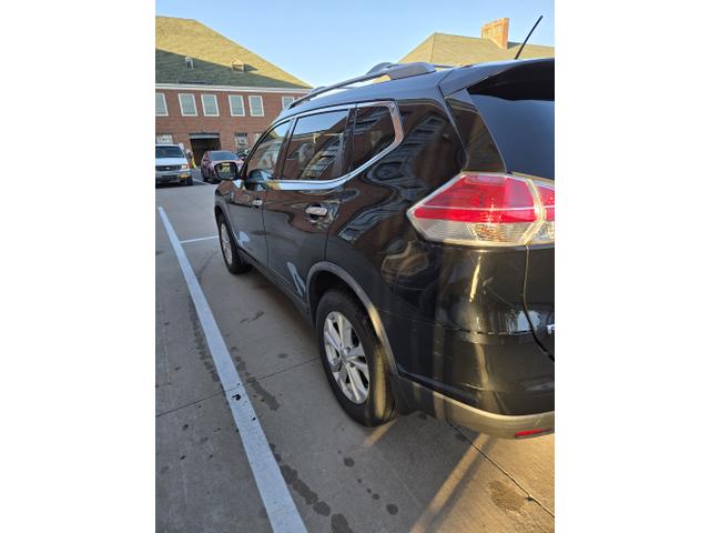 Photo of 2016 Black Nissan Rogue