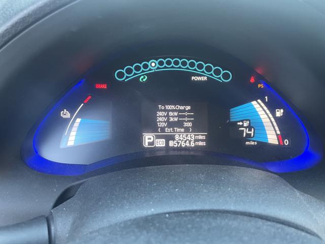Photo of 2013 Gray Nissan Leaf