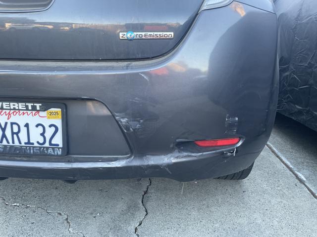 Photo of 2013 Gray Nissan Leaf