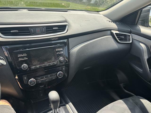 Photo of 2014 Blue Nissan Rogue