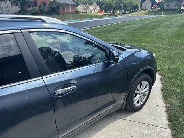 Photo of 2014 Blue Nissan Rogue