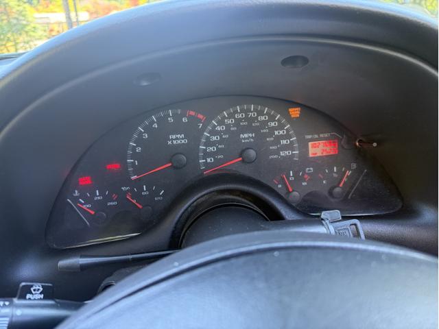 Photo of 2000 White Chevrolet Camaro